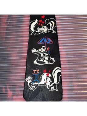 PEPE LE PEU men’s necktie. Looney Tunes. Valentines Day